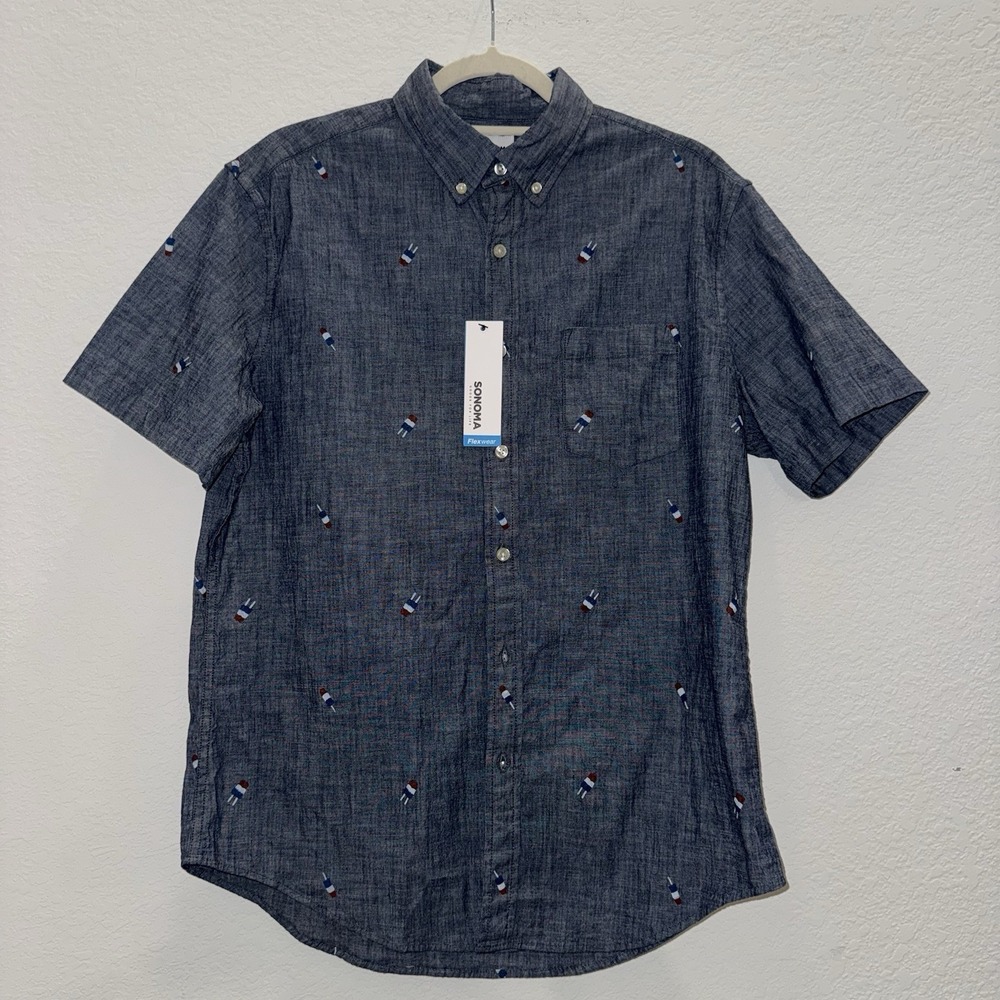 Sonoma Mens M Chambray Button Up Shirt Short Sleeve Patriotic Firecracker Print